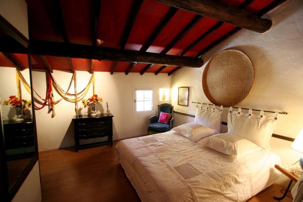 Bed and Breakfast La Ferme Saint-Marc-Jaumegarde Экстерьер фото