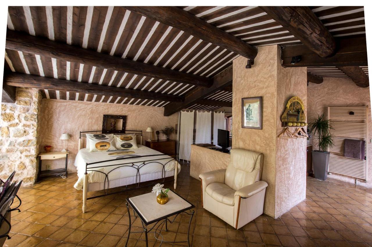 Bed and Breakfast La Ferme Saint-Marc-Jaumegarde Экстерьер фото
