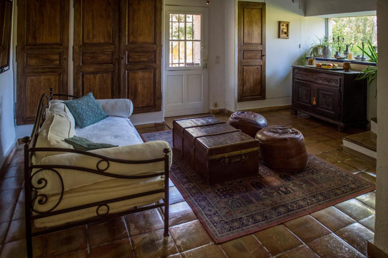 Bed and Breakfast La Ferme Saint-Marc-Jaumegarde Экстерьер фото